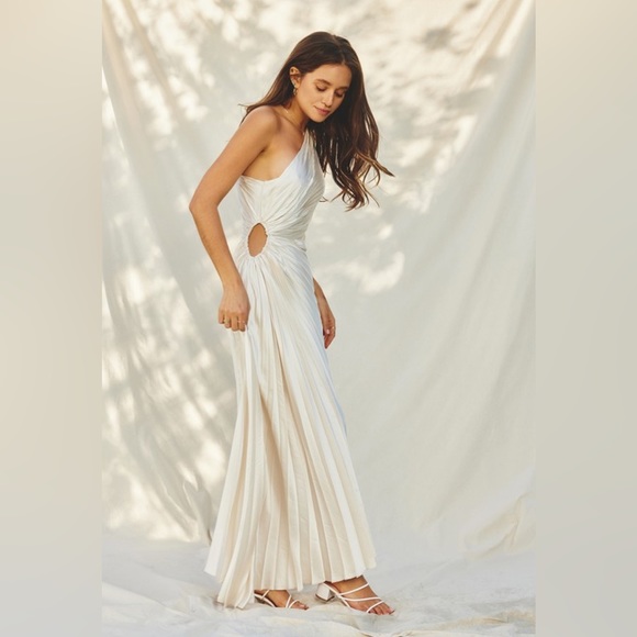 Olympia Pearl pleated dress - Picture 2 of 5